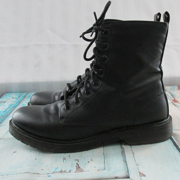 Time and Tru Black Combat Boots - Picture 2 of 13